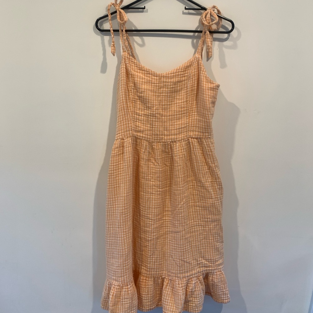 Yellow gingham Old Navy summer dress with pockets size medium